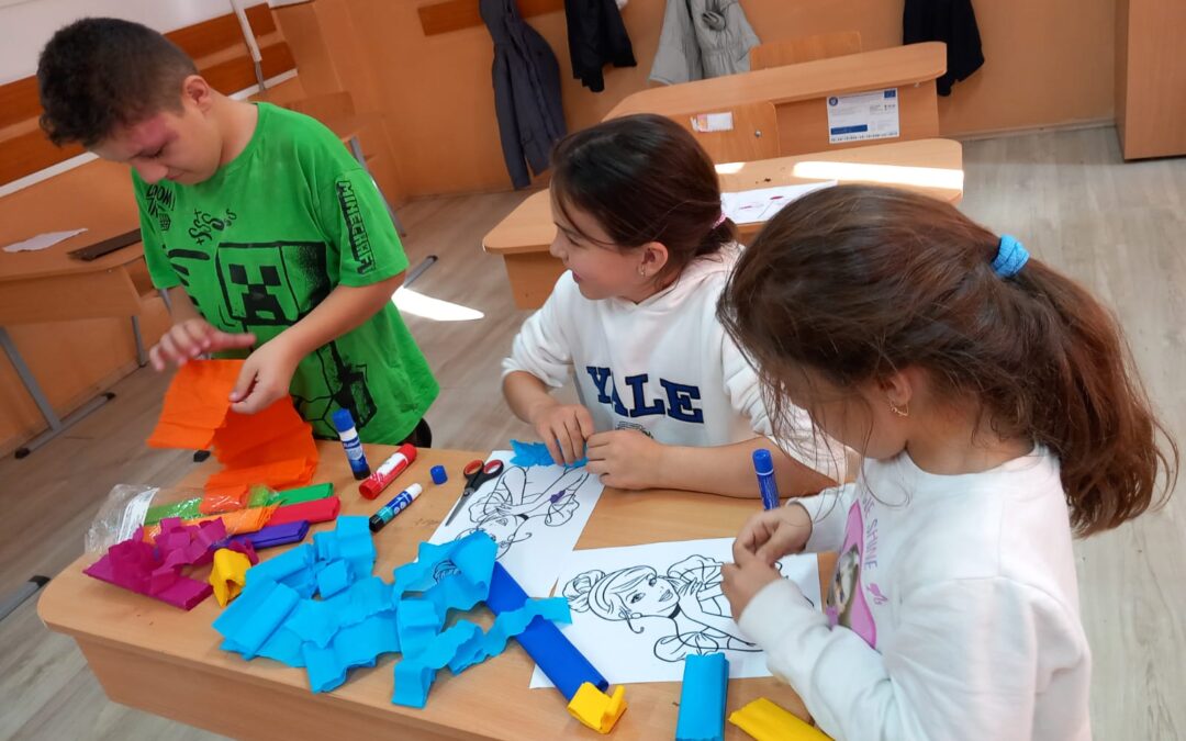 Sprijin acasă pentru copiii celor plecați de acasă – Pachet integrat de servicii destinat preșcolarilor și elevilor în vederea stimulării participării la educație și prevenirii fenomenului de părăsire timpurie a școlii în județul Giurgiu – ID 136940